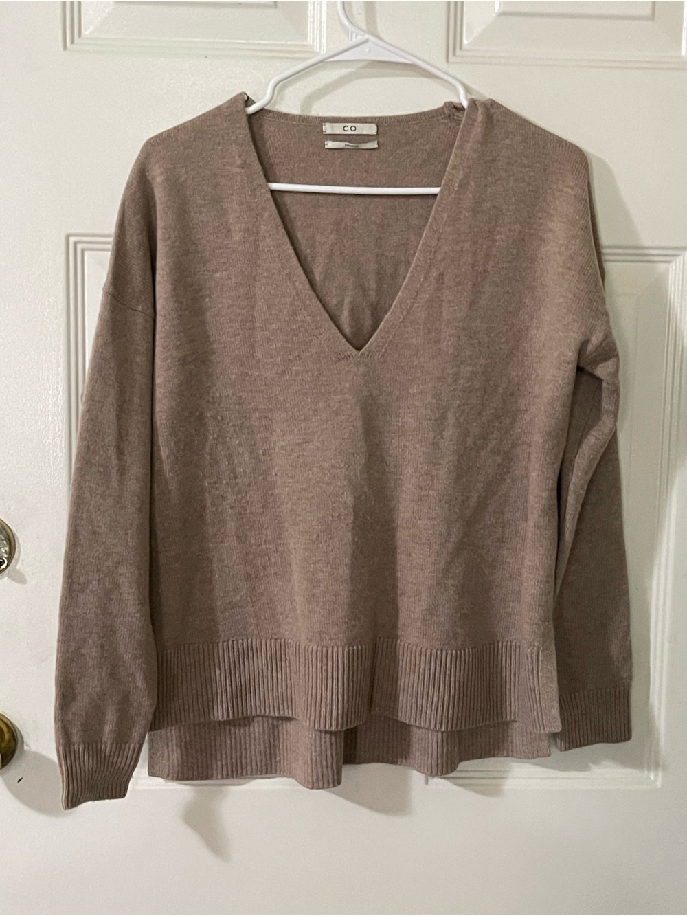 CO V-Neck Layered Hem Sweater - Dusty Taupe